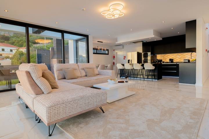 Location de vacances pour 6 personnes, avec piscine ainsi que vue sur l’océan et jardin à Ribeira Brava - 4