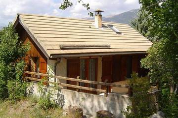Chalet pour 5 personnes, avec terrasse, animaux acceptés à Risoul