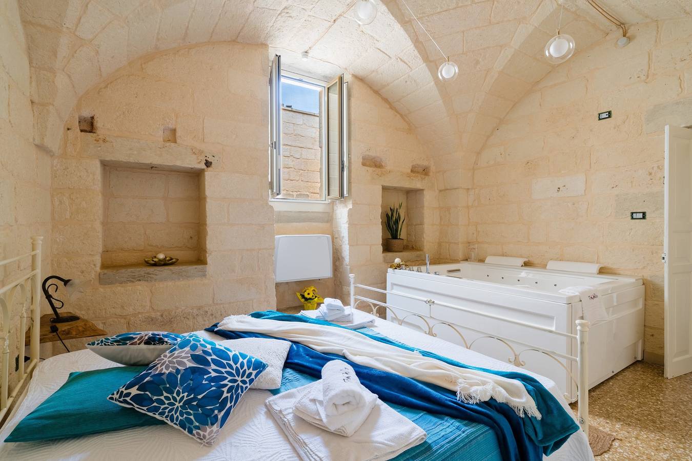 Corte Cochlea 'La Curte Suite' mit Wlan, Klimaanlage und Whirlpool in Cannole, Lecce Provinz