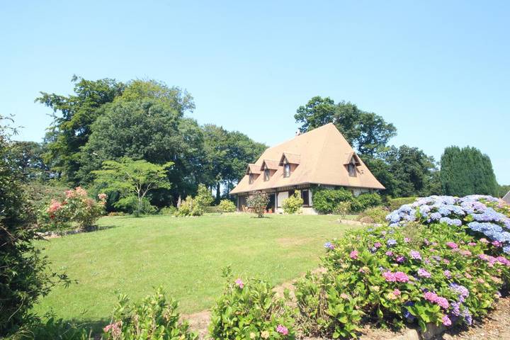 Gîte pour 7 personnes, avec Terrasse ainsi que Jardin et Vue dans Blosseville