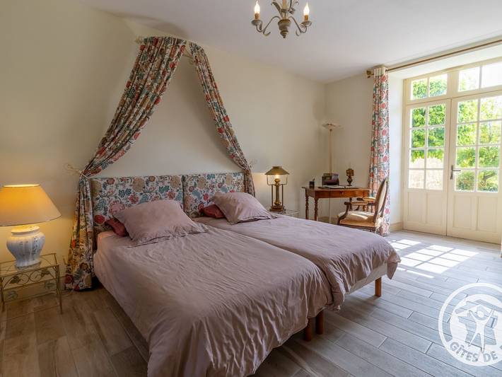 Maison de vacances pour 2 personnes, avec Terrasse ainsi que Jardin et Piscine à Saint-Georges-sur-Layon