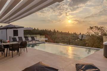 Villa With Pool for 6 People in Greece, Photo 2