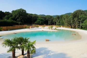 Camping für 3 Personen, mit Pool und Terrasse, mit Haustier in den Cevennen