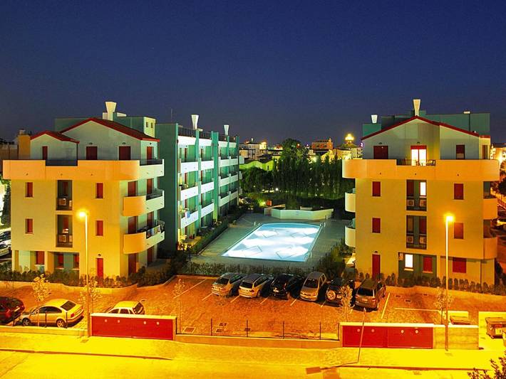 Ferienwohnung für 8 Personen, mit Balkon und Pool - 1