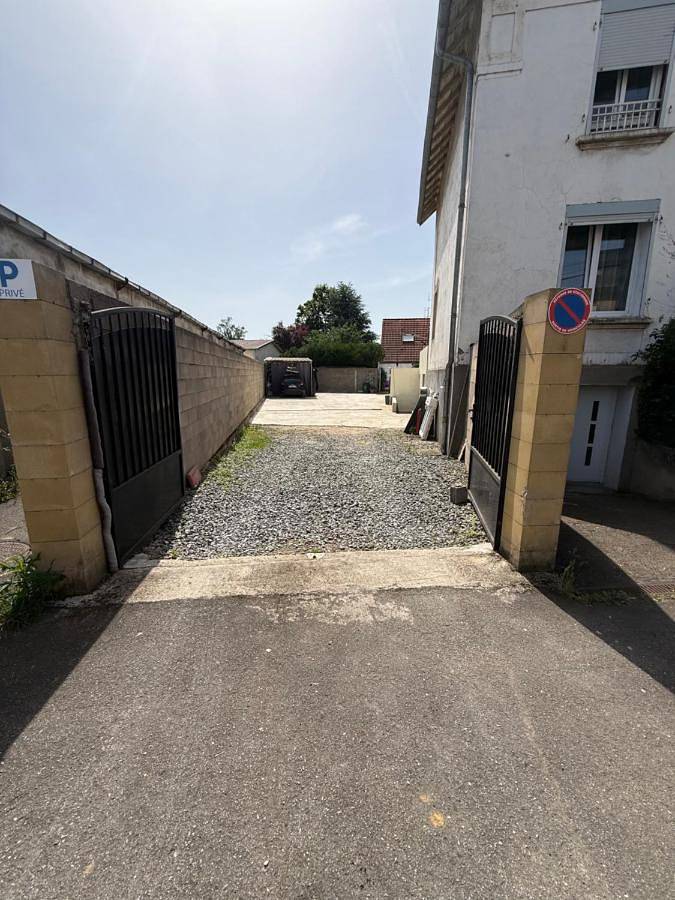 Two-Bedroom House in Florange, Moselle