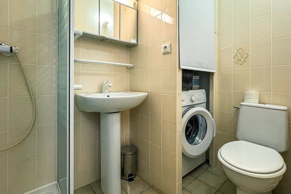 Entire apartment, Sea view studio near Trestel beach in Trévou-Tréguignec, Pink Granite Coast