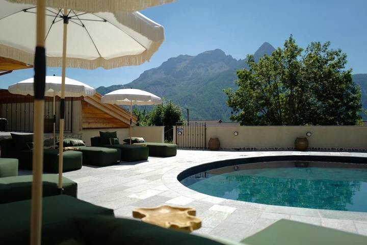 Hôtel pour 2 personnes, avec piscine et jacuzzi ainsi que sauna et jardin