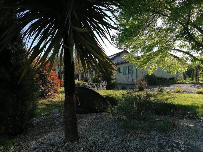 Location de vacances pour 14 personnes, avec Terrasse et Jardin ainsi que Piscine et Vue à Cahuzac