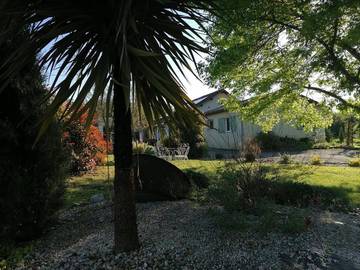 Gîte pour 14 personnes, avec vue ainsi que jardin et piscine, animaux acceptés à Cahuzac