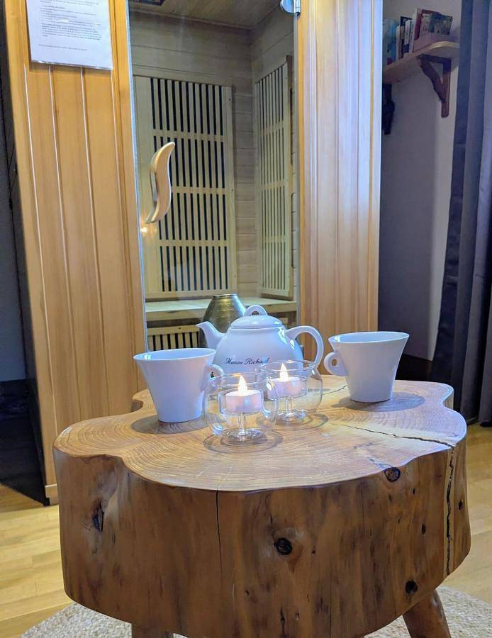 Gîte pour 2 personnes, avec sauna et piscine ainsi que vue et jardin dans Monthion - 2