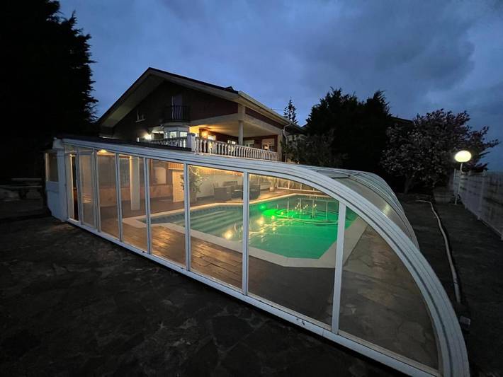 Casa rural para 12 personas, con piscina además de jardín y vistas en Suances