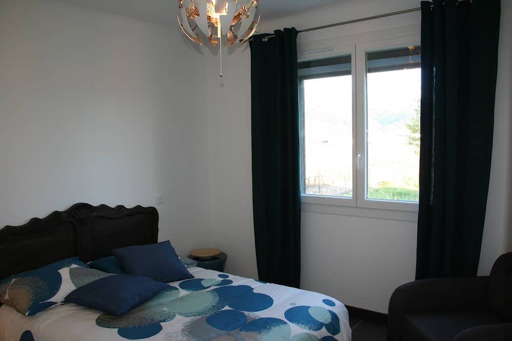 Casa Loubiere (Estudio, T2 y T4) in Pignans, Región Brignoles