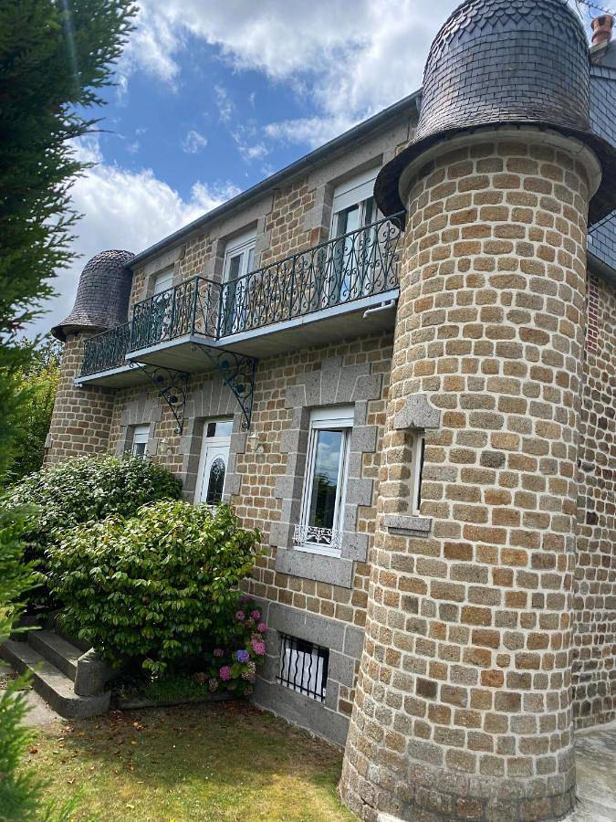 Location de vacances pour 6 personnes, avec jardin à Flers