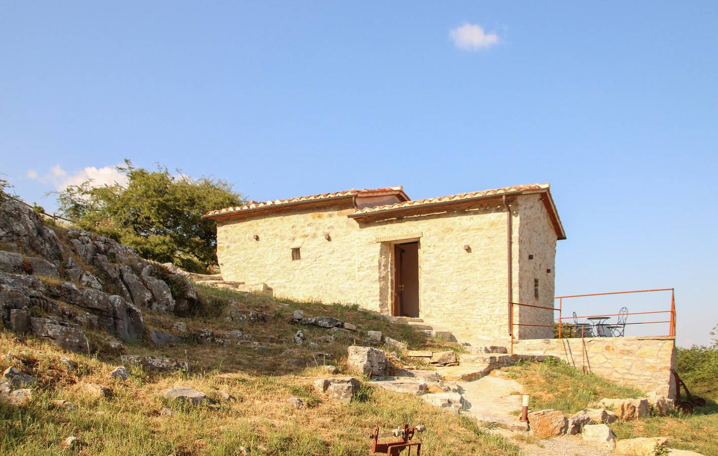 Ganze Ferienwohnung, Wohnung mit Panoramablick, Garten und Parkplatz, 1,5 km zum Torrente Zancona in Arcidosso, Grosseto Provinz