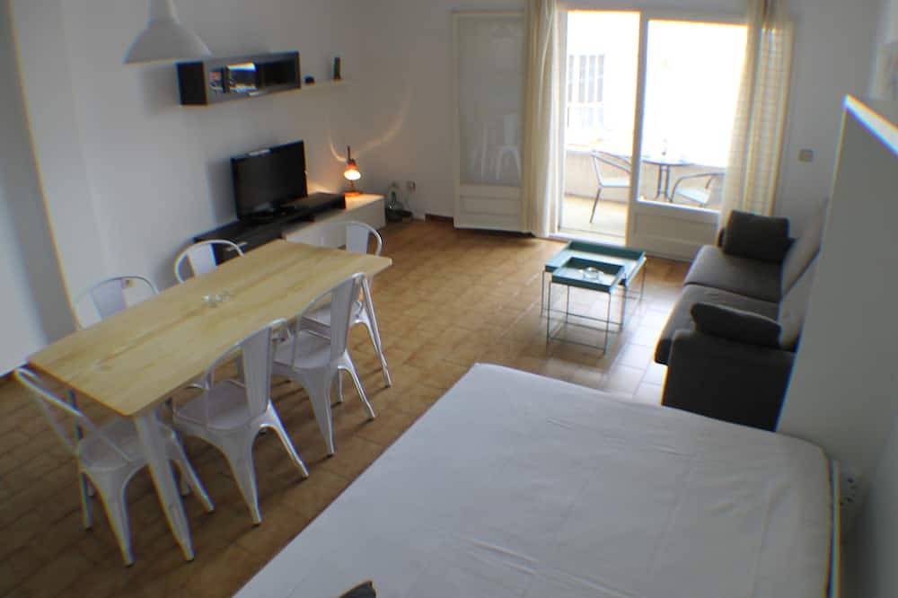 Gîte pour 6 Personnes dans Roses Centre, Roses