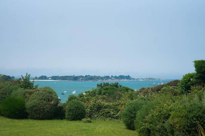 Gîte pour 2 personnes, avec vue et terrasse dans Plage Du Kelenn