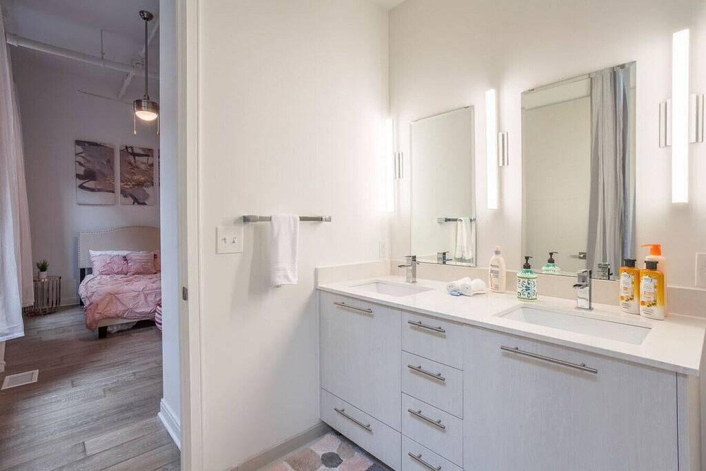 Ganze Wohnung, Clean, Art Deco 1000sqft Condo Downtown + Gated Parking in Cincinnati, Hamilton County (OH)