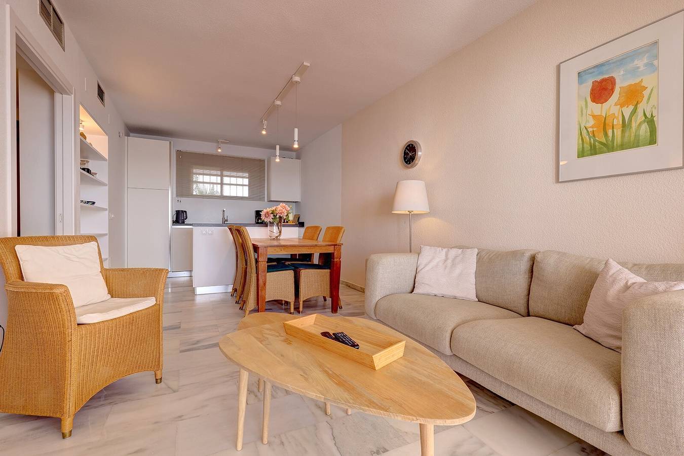 Appartement entier, Appartement "Boulevard 302" près de la mer avec vue sur mer et piscine in Estepona, Costa del Sol