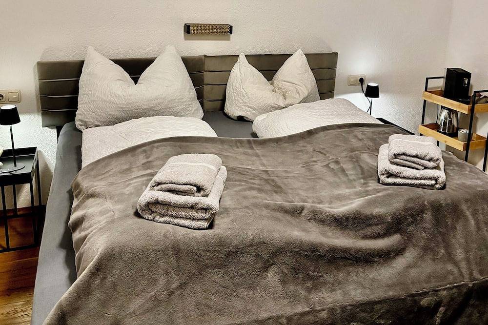 Ganze Wohnung, Privatzimmer/Doppelzimmer mit Bad „Lechtaler Alpenblick“ Landeck in Landeck, Tiroler Oberland