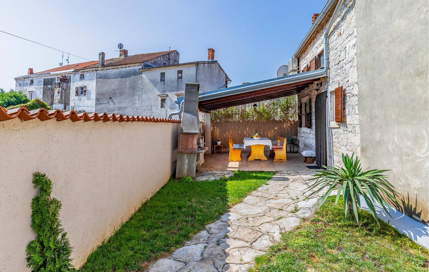 Ferienhaus für 5 Personen mit Terrasse in Peruski, Südküste Istrien