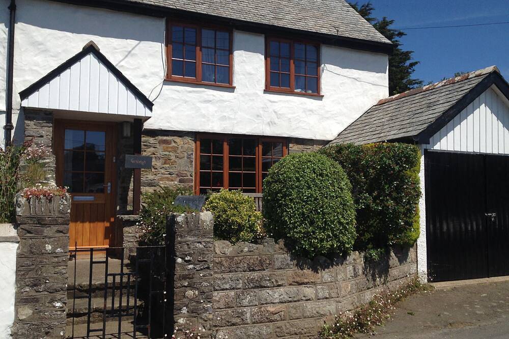 Period Cottage with large garden in lovely Georgeham in Devon