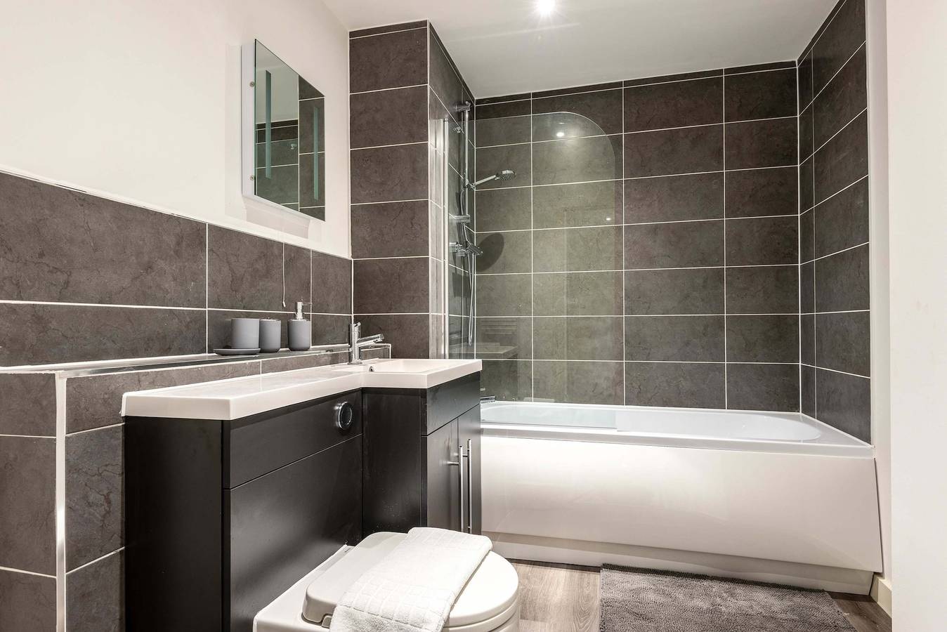 Ganze Wohnung, Smart 1 Bedroom Apartment in Central Rotherham in Südliches Yorkshire