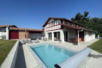 Location de vacances pour 8 personnes, avec jardin et terrasse à Saint-Pierre-d'Irube