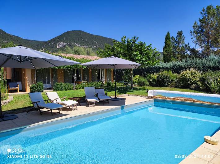 Gîte pour 6 personnes, avec piscine ainsi que jardin et terrasse, animaux acceptés