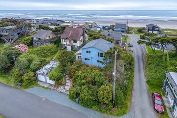 Log Cabin for 8 People in Rockaway Beach, Oregon Coast, Photo 2