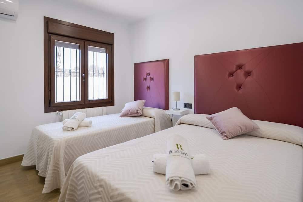 Casa Rural Tajo de Gomer Riogordo by Ruralidays in Riogordo, Málaga Province