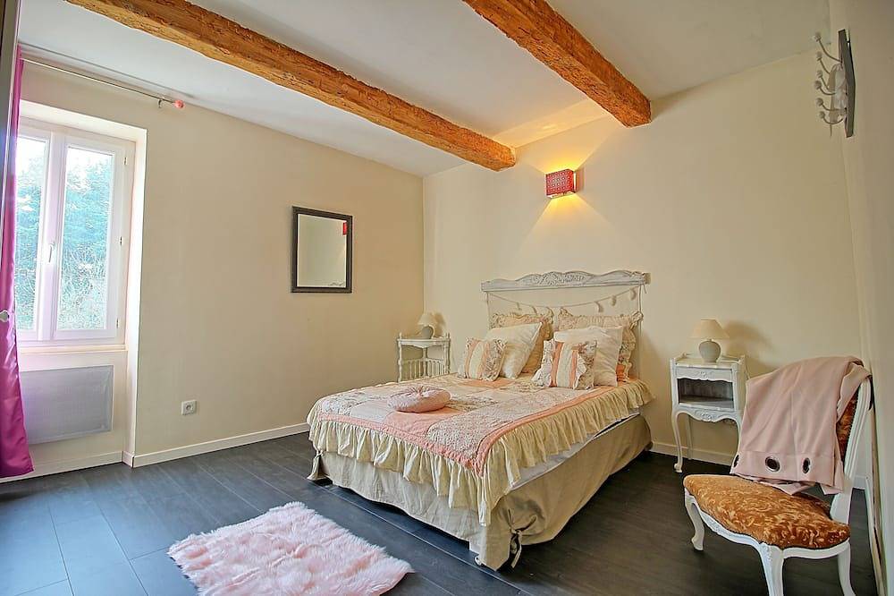 Mas en Provence - Gite 8-10 personnes avec Bassin Naturel in Cabannes, Region de Arles