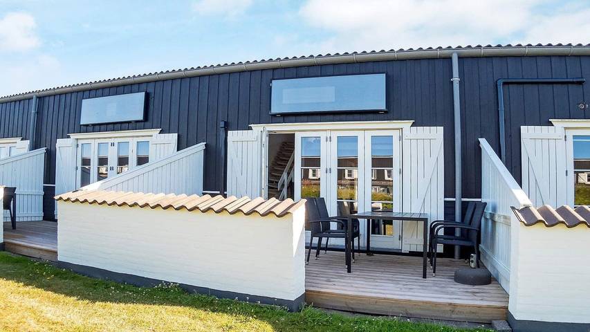 Ferienhaus für 6 Personen, mit Terrasse und Sauna sowie Pool in Agger