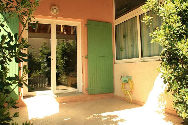 Location de vacances pour 4 personnes, avec piscine et terrasse, animaux acceptés dans Portiragnes Plage