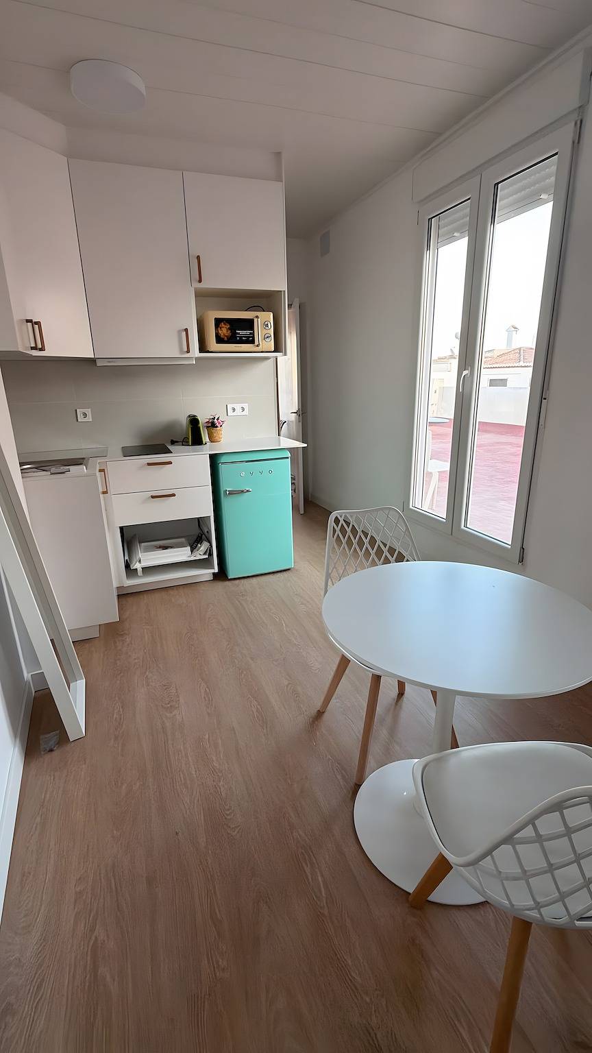 Entire apartment, 'Ático Placita Alceo' Apartment with Private Terrace, Wi-Fi and Air Conditioning in Motril, Costa Tropical