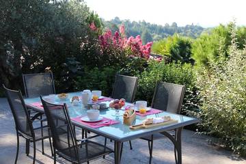 Gîte pour 2 personnes, avec jardin à Limonest