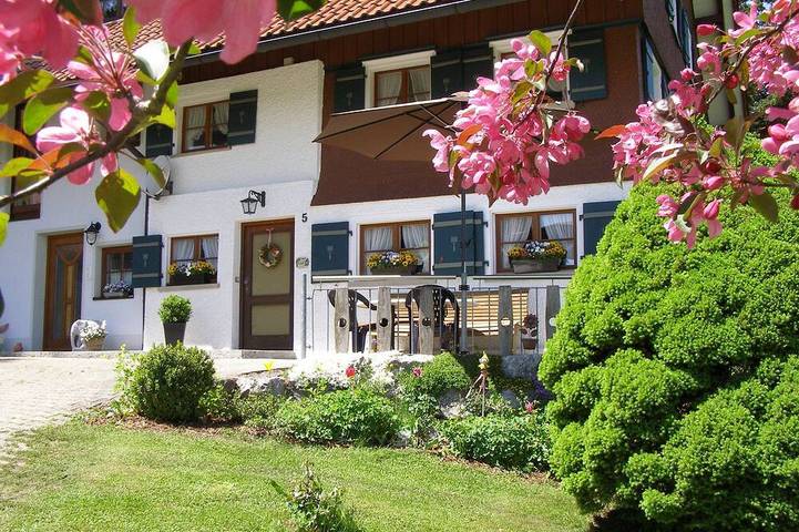 Ferienwohnung für 4 Personen, mit Terrasse und Garten in Argenbühl