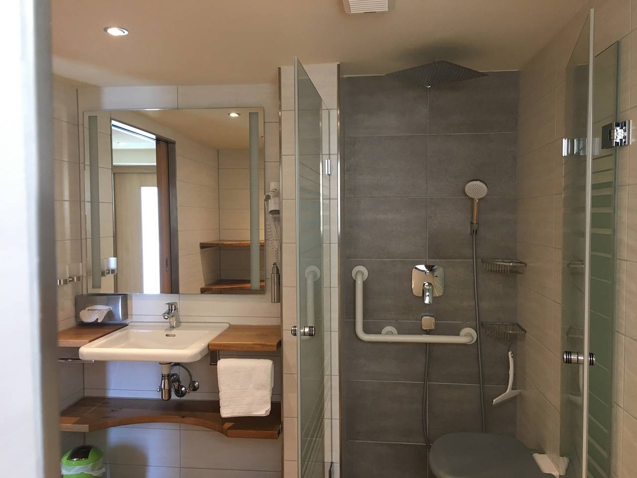 Ganze Wohnung, Apartment '3' mit gemeinsamer Terrasse und Wlan in Mössingen, Neckar-Alb