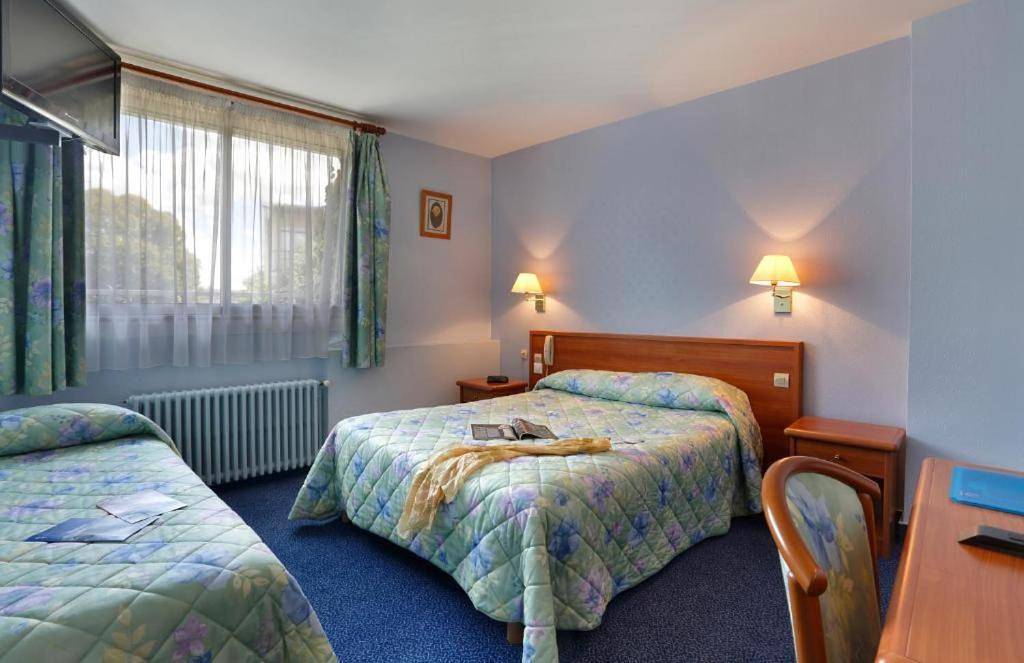 Contact Hôtel de France Contres-Beauval-Cheverny in Contres, Sologne