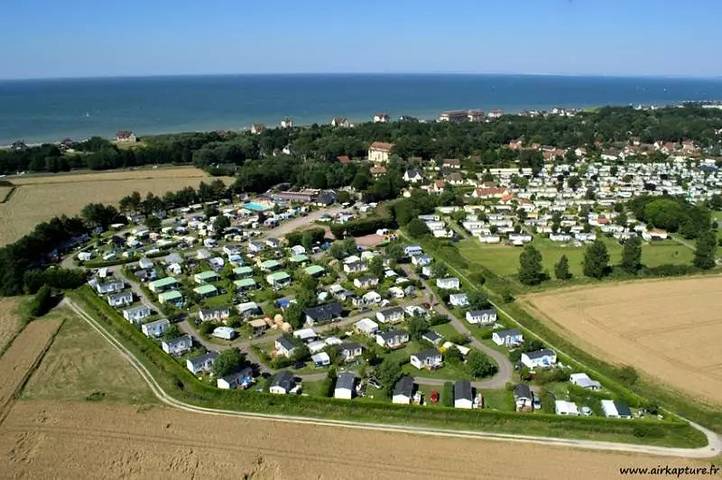 Camping pour 4 personnes, avec terrasse et piscine, animaux acceptés dans le Calvados - 2