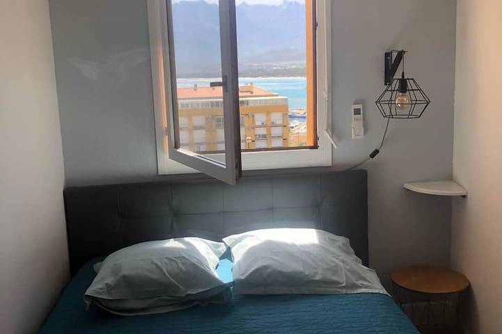 Appartement entier, Vue imprenable mer montagne citadelle  port et plage in Calvi, Région de Calvi