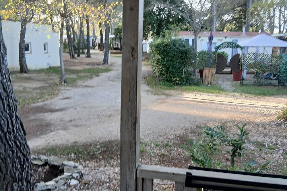 Comfortable bungalow in a 3-star family campsite in Aubagne, Marseille region