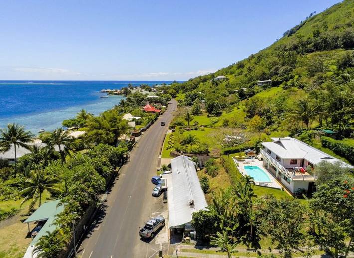 Gîte pour 2 personnes, avec vue ainsi que jardin et piscine dans Mo'orea - 4