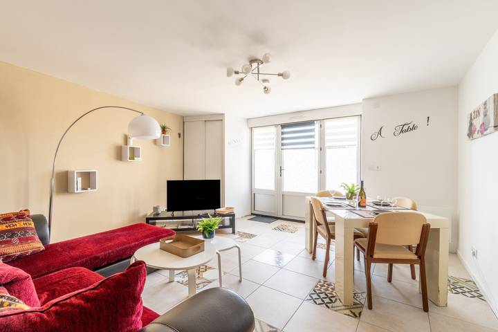 Apartamento entero, Apartamento "Le Petit Rouge" a 15 min de Puy du Fou in La Meilleraie-Tillay, Fontenay-le-Comte