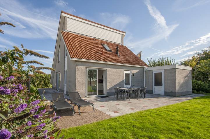 Ferienhaus für 8 Personen, mit Balkon/Terrasse und Terrasse sowie Sauna in Scharendijke