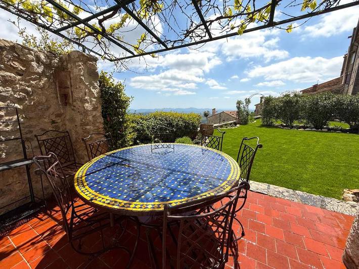 Location de vacances pour 4 personnes, avec piscine ainsi que vue et jardin à Mons (Var) - 4