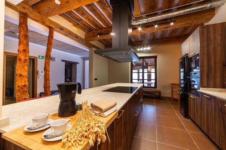 Casa rural para 28 personas, con Balcón además de Terraza y Vistas en Provincia de Valladolid