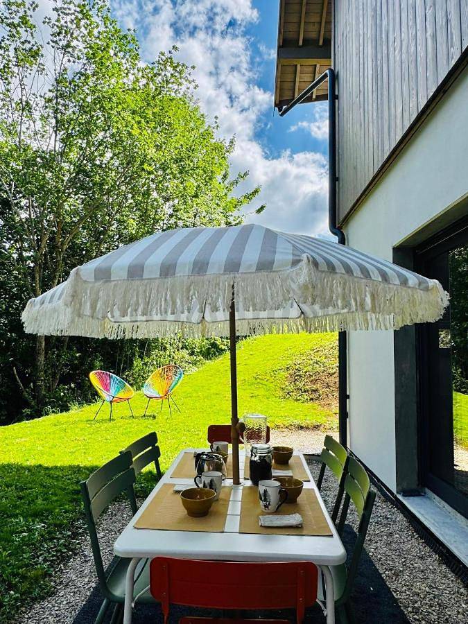 Location de vacances pour 6 personnes, avec jardin ainsi que vue et terrasse à Jougne - 2