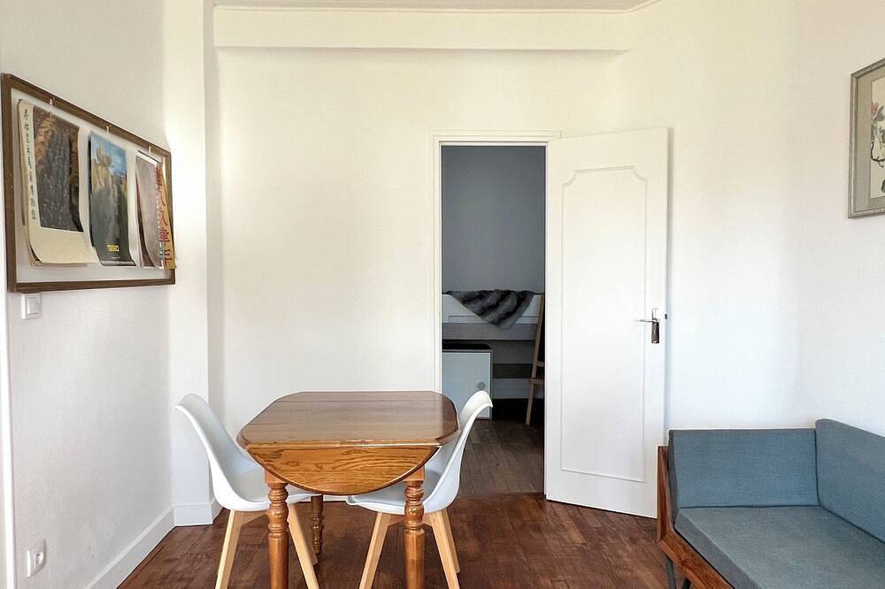 Peaceful Family Home, Garden & Patio & Private Parking, Visit Disney & Paris in Champs-sur-Marne, Seine-et-Marne