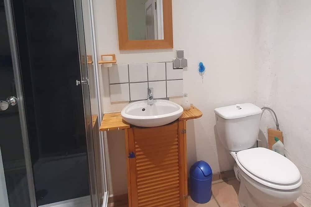 Ganze Wohnung, Ruhige gemütliche Ferienwohnung mit großem Garten nähe Meer in Ver, Coutances und Umgebung