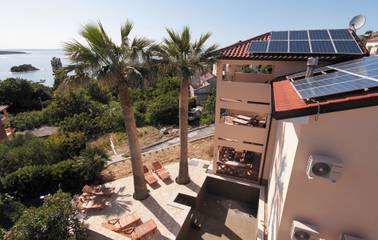 Villa für 8 Personen, mit Sauna und Balkon/Terrasse sowie Pool auf Rab